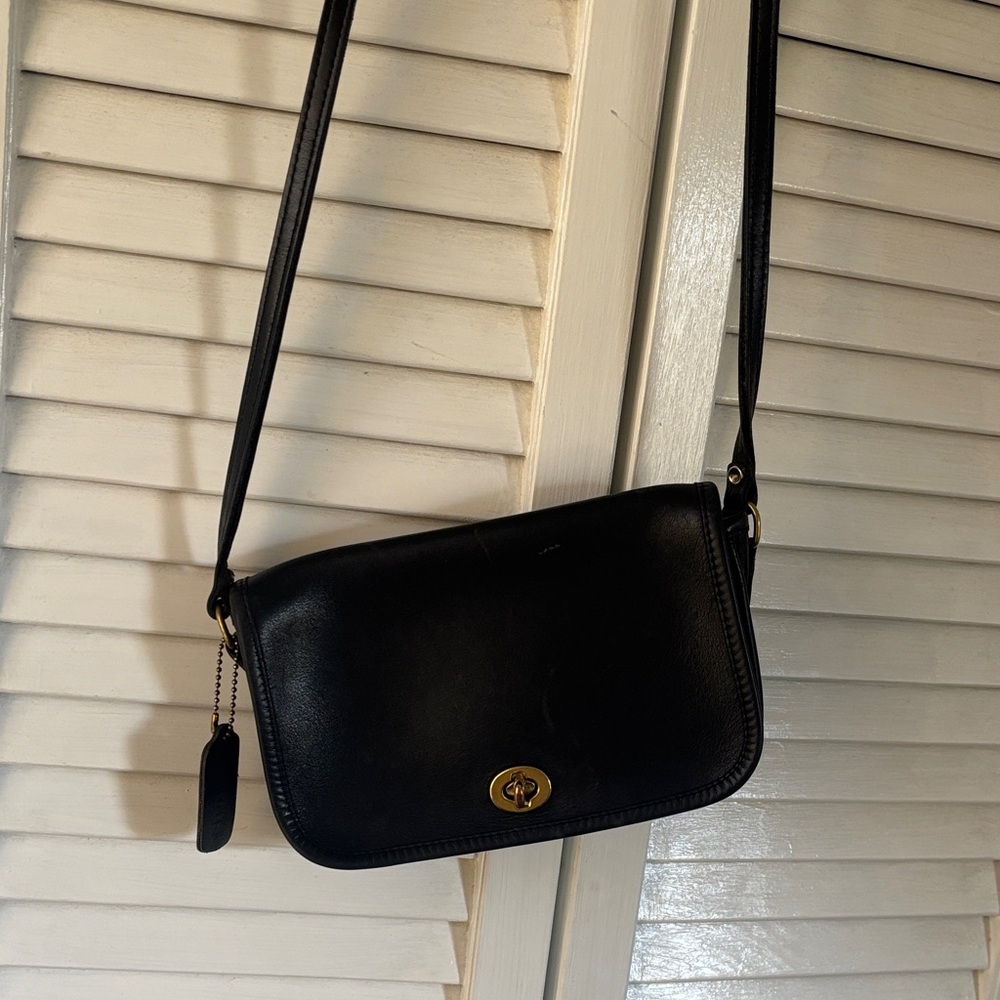 Small vintage Coach crossbody bag